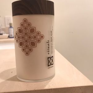 Soothing and calming lemongrass foot soak